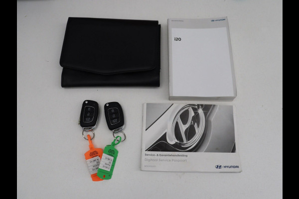Hyundai i20 1.0 T-GDI Comfort Smart | Cruise control | Carplay | Park assist | | Dodehoek detectie |  Camera | Virtueel dashboard | DAB