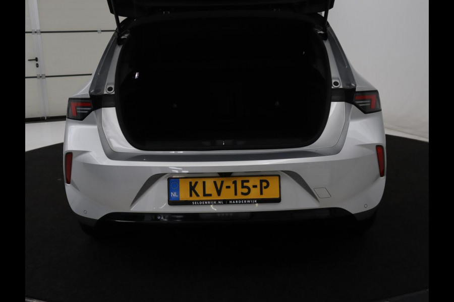 Opel Astra 1.6 Hybrid GS Line | SOH 97.7% | Adaptive cruise | Stuur/stoel verwarming | 360 camera | Climate control | Carplay | Sfeerverlichting | Full Led |