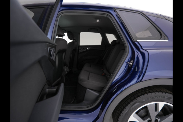 Audi Q4 e-tron 40 Launch edition 77 kWh [3-Fase-11kW] {SoH-94%} (INCL.BTW) *ADAPTIVE-CRUISE | SONOS-SOUND | HEATED-COMFORTSEATS | DIGI-COCKPIT | DAB+ | PRIVACY-GLASS | ECC | PDC | 20''ALU*