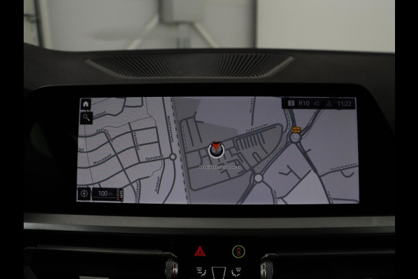 BMW 3 Serie Touring 318i Business Edition Plus | Leder | Stoelverwarming | Carplay | Virtueel dashboard | Cruise control | Climate control | Park assist | Full LED |