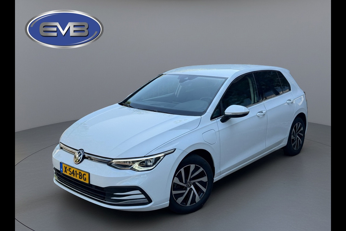 Volkswagen Golf 1.4 eHybrid AUTOMAAT Style, 58000 km,digitaal cockpit, stoelverwarming,dealer onderhouden