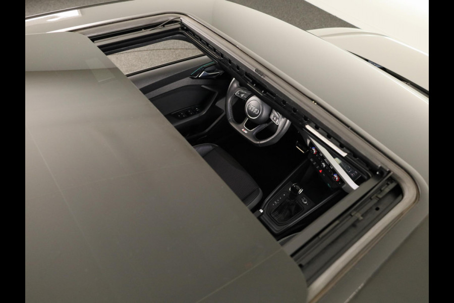 Audi A1 Sportback 40 TFSI edition one 200pk | Automaat | Schuifdak | B&O | Stoelverwarming | ACC | S line | Keyless