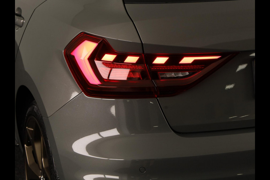 Audi A1 Sportback 40 TFSI edition one 200pk | Automaat | Schuifdak | B&O | Stoelverwarming | ACC | S line | Keyless
