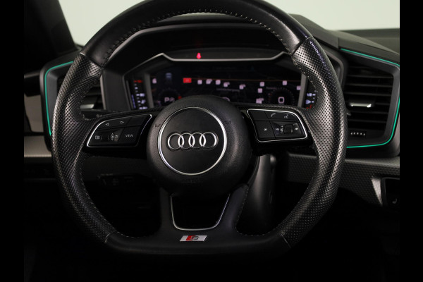 Audi A1 Sportback 40 TFSI edition one 200pk | Automaat | Schuifdak | B&O | Stoelverwarming | ACC | S line | Keyless