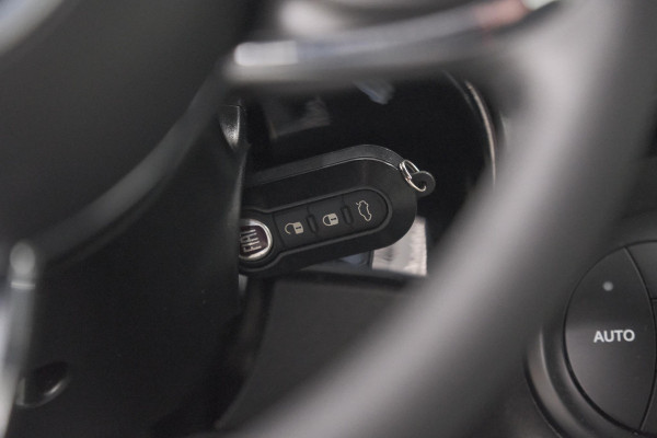 Fiat 500C 1.0 Hybrid Dolcevita | Apple Carplay | Parkeersensoren | Climate Control