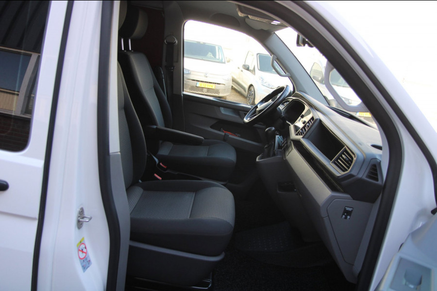Volkswagen Transporter 2.0 TDI L1H1 / 150PK automaat / dubbel schuifdeur / app connect / cruise