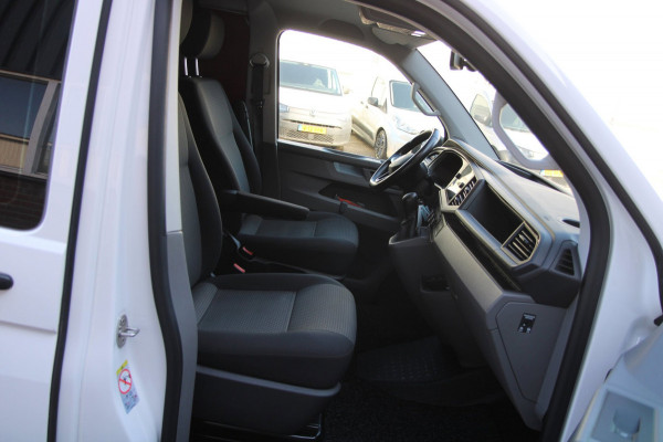 Volkswagen Transporter 2.0 TDI L1H1 / 150PK automaat / dubbel schuifdeur / app connect / cruise