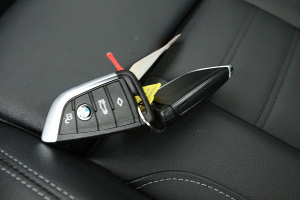 BMW iX3 High Executive 80 kWh SOH 97%(PANO, 360 CAMERA, H/K AUDIO, SFEERVERLICHTING, ADAPTIVE CRUISE, TREKHAAK, AUTOPILOT)