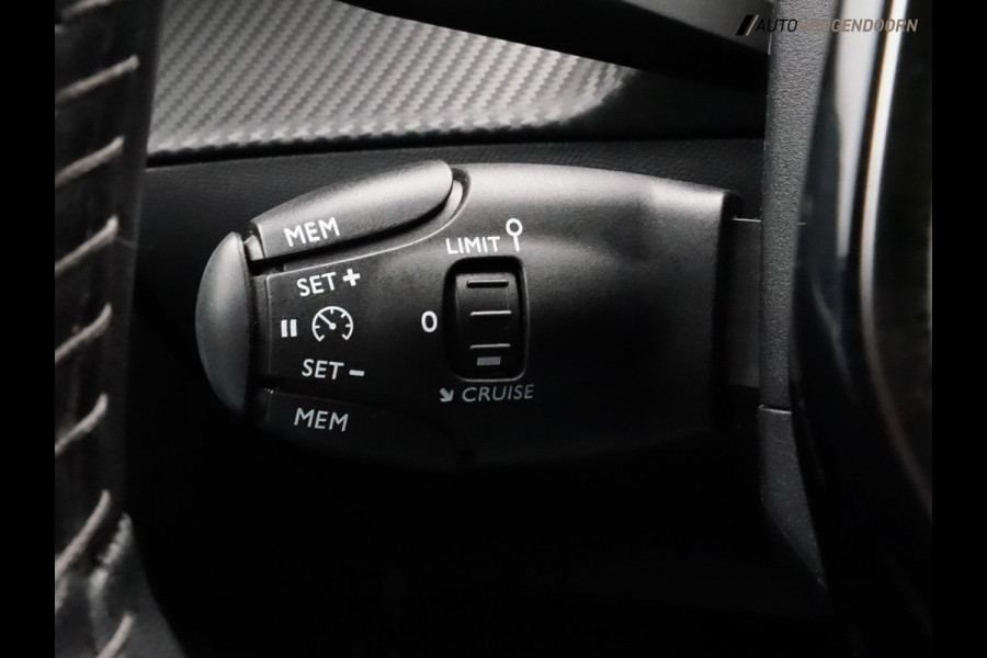 Peugeot 208 1.2 PureTech Active Sport (APPLE CARPLAY,LED VERLICHTING,CAMERA,CLIMATE,CRUISE,LM-VELGEN,SPORTSTOELEN,TOPCONDITIE)