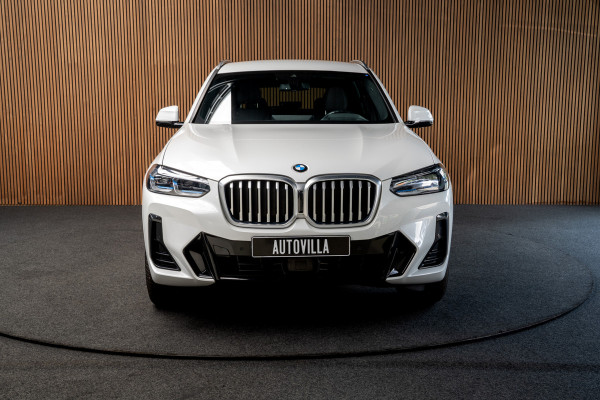 BMW X3 xDrive20i High Exe M-Pakket Leer Head-up Navi LED Elektr. achterklep Climate (3-zone) Elektr. trekhaak PDC LM velgen