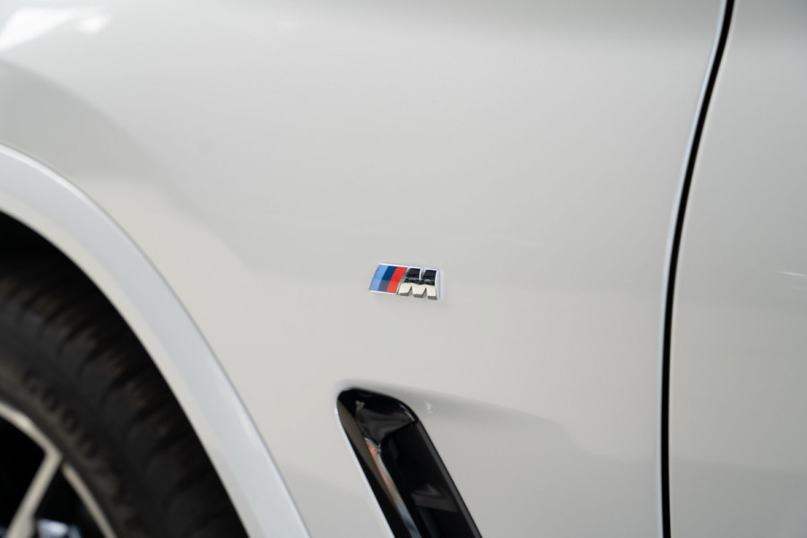 BMW X3 xDrive20i High Exe M-Pakket Leer Head-up Navi LED Elektr. achterklep Climate (3-zone) Elektr. trekhaak PDC LM velgen