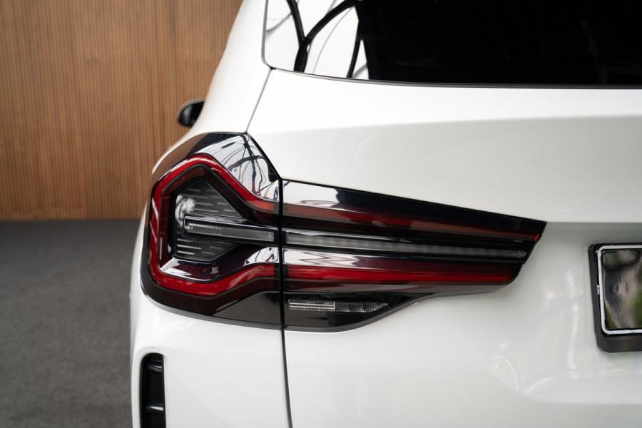 BMW X3 xDrive20i High Exe M-Pakket Leer Head-up Navi LED Elektr. achterklep Climate (3-zone) Elektr. trekhaak PDC LM velgen