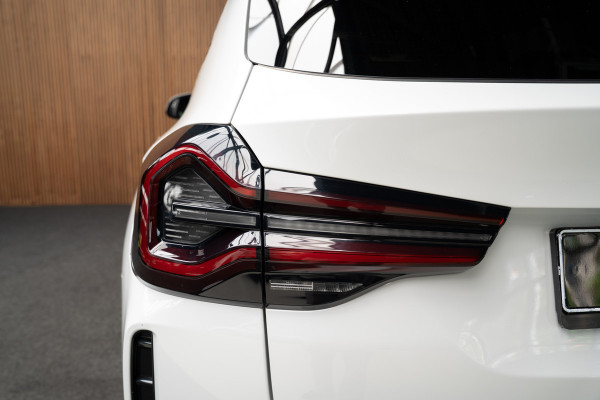 BMW X3 xDrive20i High Exe M-Pakket Leer Head-up Navi LED Elektr. achterklep Climate (3-zone) Elektr. trekhaak PDC LM velgen
