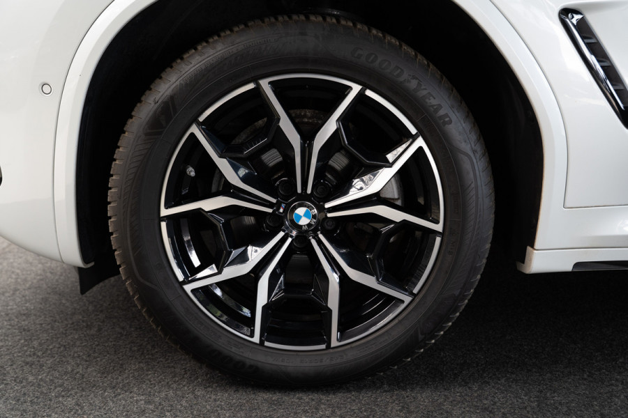 BMW X3 xDrive20i High Exe M-Pakket Leer Head-up Navi LED Elektr. achterklep Climate (3-zone) Elektr. trekhaak PDC LM velgen