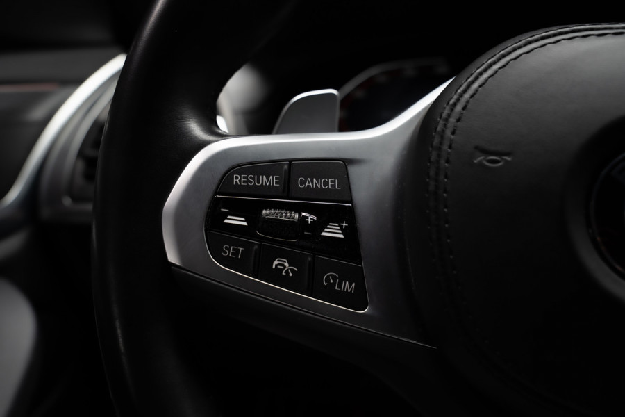 BMW X3 xDrive20i High Exe M-Pakket Leer Head-up Navi LED Elektr. achterklep Climate (3-zone) Elektr. trekhaak PDC LM velgen
