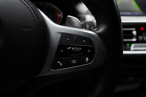 BMW X3 xDrive20i High Exe M-Pakket Leer Head-up Navi LED Elektr. achterklep Climate (3-zone) Elektr. trekhaak PDC LM velgen