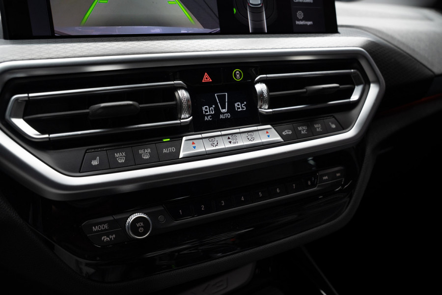 BMW X3 xDrive20i High Exe M-Pakket Leer Head-up Navi LED Elektr. achterklep Climate (3-zone) Elektr. trekhaak PDC LM velgen