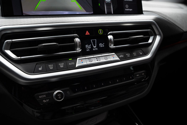 BMW X3 xDrive20i High Exe M-Pakket Leer Head-up Navi LED Elektr. achterklep Climate (3-zone) Elektr. trekhaak PDC LM velgen