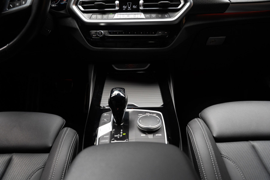BMW X3 xDrive20i High Exe M-Pakket Leer Head-up Navi LED Elektr. achterklep Climate (3-zone) Elektr. trekhaak PDC LM velgen