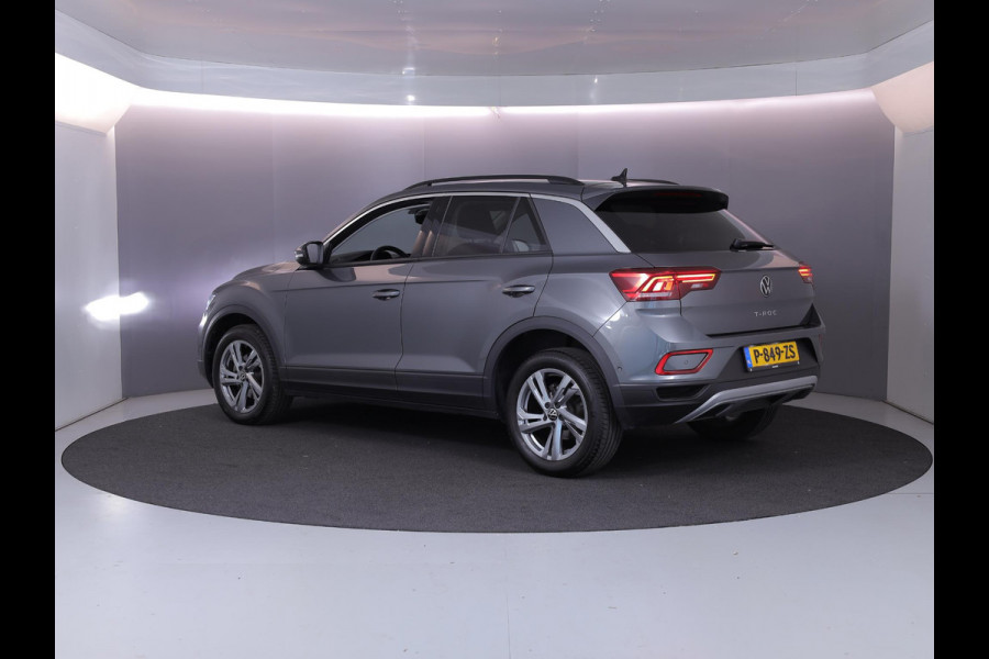 Volkswagen T-Roc 1.0 TSI Life 110 pk | Navigatie via App | Parkeersensoren (Park assist) | Achteruitrijcamera | Adaptieve cruise control | LED koplampen |