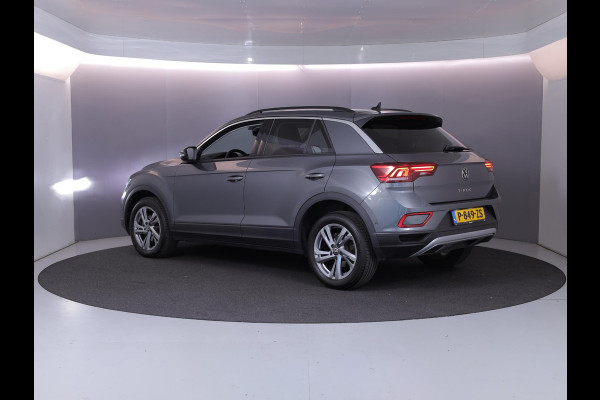 Volkswagen T-Roc 1.0 TSI Life 110 pk | Navigatie via App | Parkeersensoren (Park assist) | Achteruitrijcamera | Adaptieve cruise control | LED koplampen |