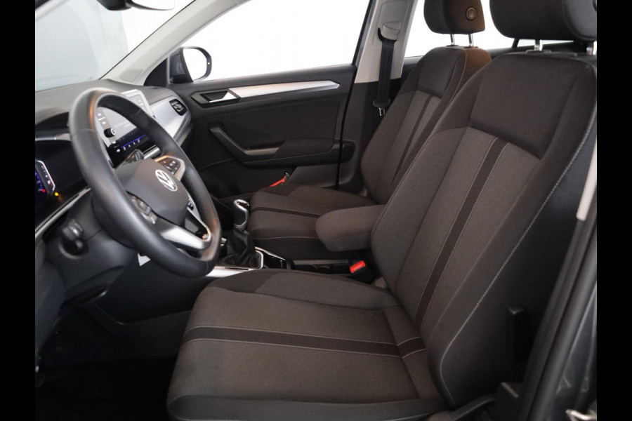 Volkswagen T-Roc 1.0 TSI Life 110 pk | Navigatie via App | Parkeersensoren (Park assist) | Achteruitrijcamera | Adaptieve cruise control | LED koplampen |