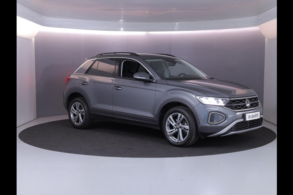 Volkswagen T-Roc 1.0 TSI Life 110 pk | Navigatie via App | Parkeersensoren (Park assist) | Achteruitrijcamera | Adaptieve cruise control | LED koplampen |