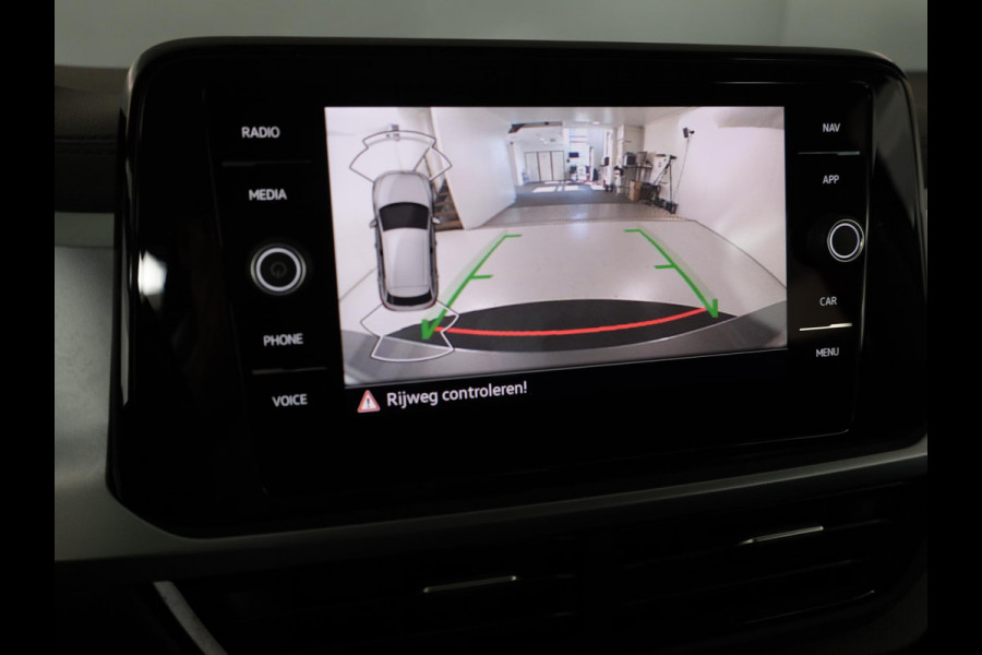 Volkswagen T-Roc 1.0 TSI Life 110 pk | Navigatie via App | Parkeersensoren (Park assist) | Achteruitrijcamera | Adaptieve cruise control | LED koplampen |