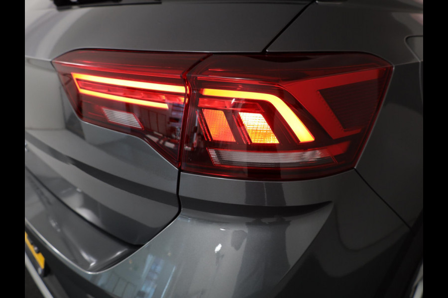 Volkswagen T-Roc 1.0 TSI Life 110 pk | Navigatie via App | Parkeersensoren (Park assist) | Achteruitrijcamera | Adaptieve cruise control | LED koplampen |