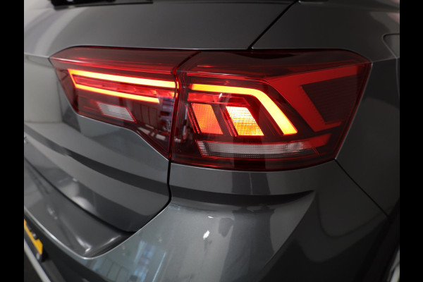 Volkswagen T-Roc 1.0 TSI Life 110 pk | Navigatie via App | Parkeersensoren (Park assist) | Achteruitrijcamera | Adaptieve cruise control | LED koplampen |