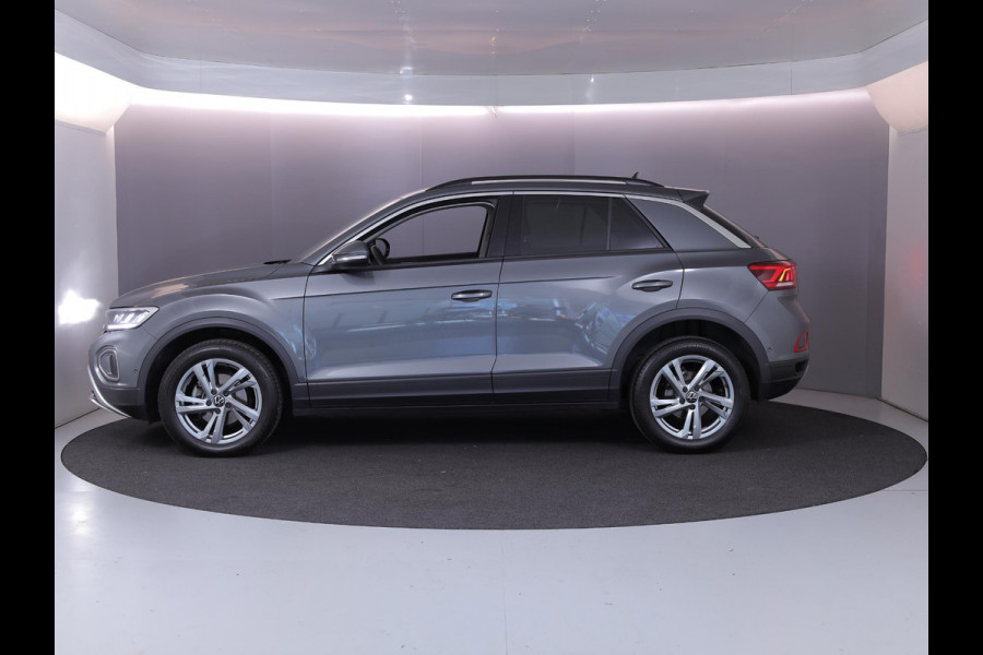 Volkswagen T-Roc 1.0 TSI Life 110 pk | Navigatie via App | Parkeersensoren (Park assist) | Achteruitrijcamera | Adaptieve cruise control | LED koplampen |