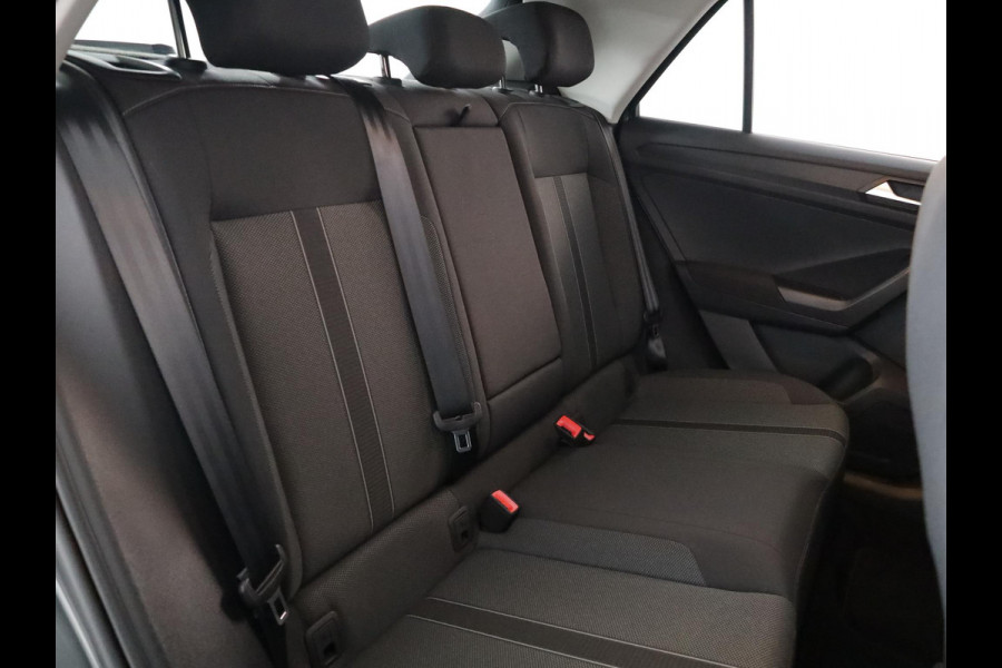 Volkswagen T-Roc 1.0 TSI Life 110 pk | Navigatie via App | Parkeersensoren (Park assist) | Achteruitrijcamera | Adaptieve cruise control | LED koplampen |