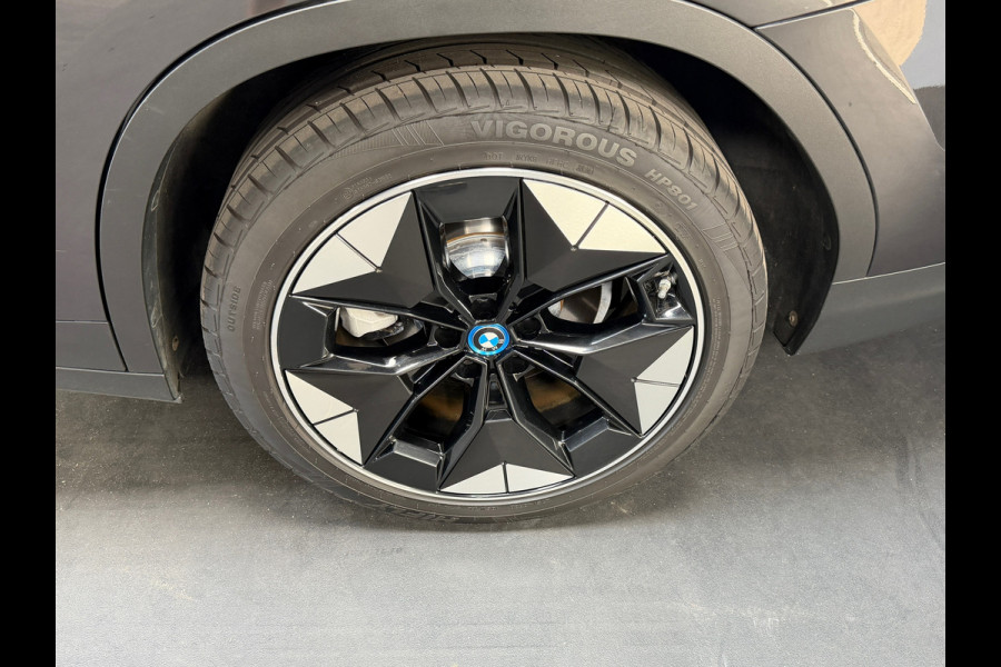 BMW iX3 High Executive 80 kWh | Pano | Sportstoelen | 360 | HUD | H&K | Adaptive Cruise | LED | ACC | Memory | NAP | NL Auto