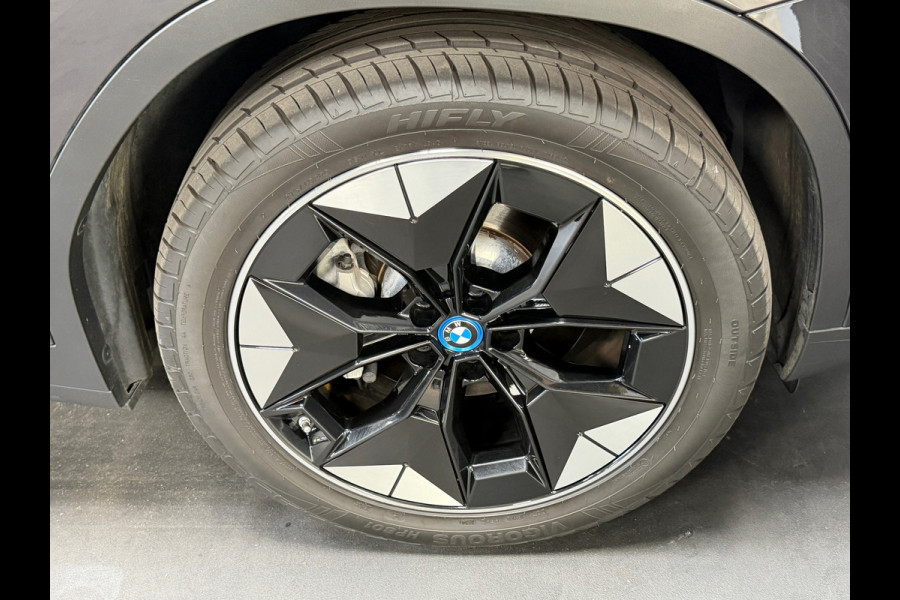 BMW iX3 High Executive 80 kWh | Pano | Sportstoelen | 360 | HUD | H&K | Adaptive Cruise | LED | ACC | Memory | NAP | NL Auto