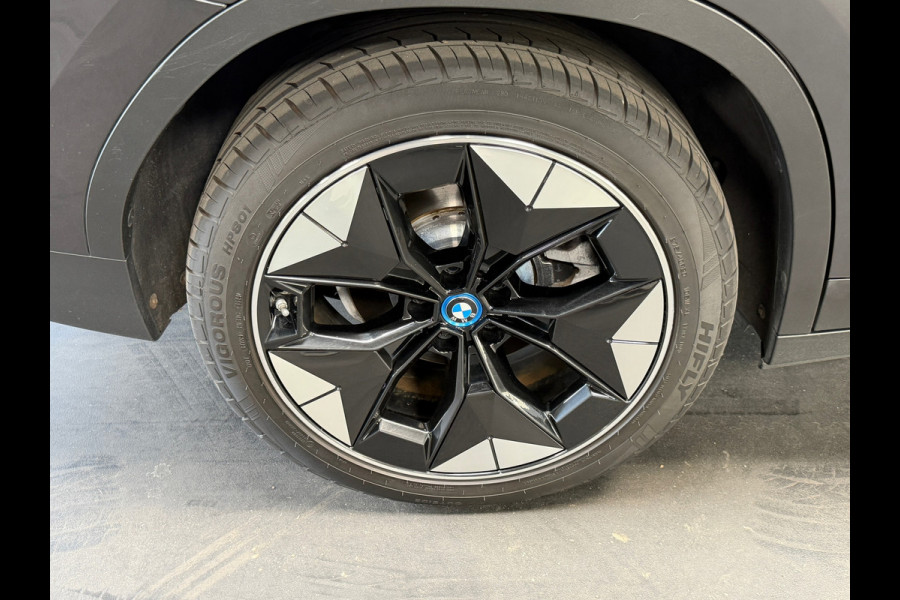 BMW iX3 High Executive 80 kWh | Pano | Sportstoelen | 360 | HUD | H&K | Adaptive Cruise | LED | ACC | Memory | NAP | NL Auto