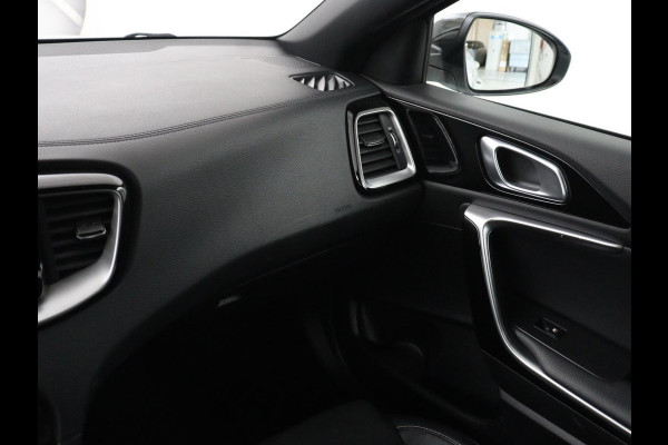 Kia ProCeed 1.5 T-GDI GT-Line | Panoramadak | Trekhaak | Half Leder | Stuur/stoelverwarming | Virtual dashboard | Adaptive cruise | Camera | Carplay | Dodehoek detectie |