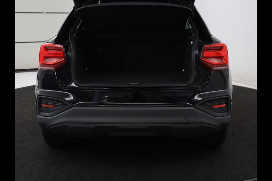 Audi Q2 30 TFSI Advanced edition | Panoramadak | Leder | Virtual Dashboard | Stoelverwarming | Climate control | Camera | Park assist | Cruise control | Navigatie |