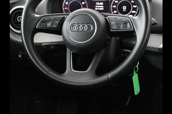 Audi Q2 30 TFSI Advanced edition | Panoramadak | Leder | Virtual Dashboard | Stoelverwarming | Climate control | Camera | Park assist | Cruise control | Navigatie |