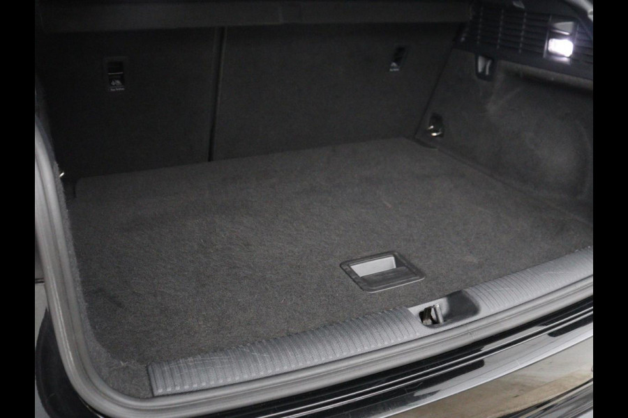Audi Q2 30 TFSI Advanced edition | Panoramadak | Leder | Virtual Dashboard | Stoelverwarming | Climate control | Camera | Park assist | Cruise control | Navigatie |