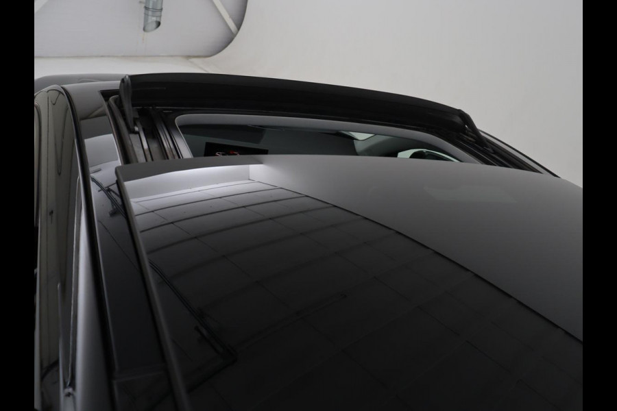 Audi Q2 30 TFSI Advanced edition | Panoramadak | Leder | Virtual Dashboard | Stoelverwarming | Climate control | Camera | Park assist | Cruise control | Navigatie |