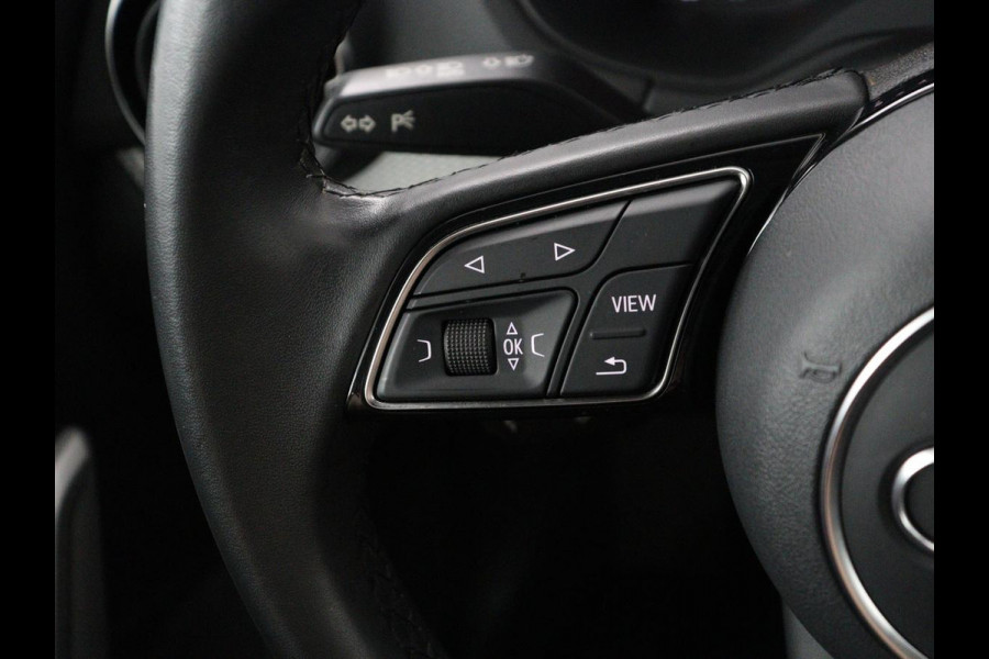 Audi Q2 30 TFSI Advanced edition | Panoramadak | Leder | Virtual Dashboard | Stoelverwarming | Climate control | Camera | Park assist | Cruise control | Navigatie |