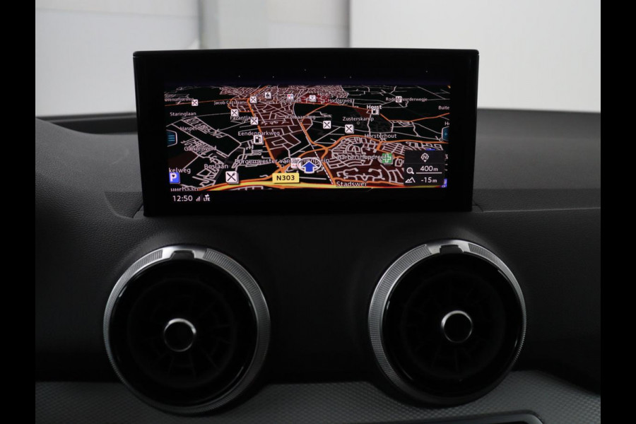Audi Q2 30 TFSI Advanced edition | Panoramadak | Leder | Virtual Dashboard | Stoelverwarming | Climate control | Camera | Park assist | Cruise control | Navigatie |