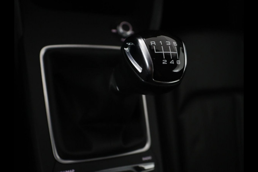 Audi Q2 30 TFSI Advanced edition | Panoramadak | Leder | Virtual Dashboard | Stoelverwarming | Climate control | Camera | Park assist | Cruise control | Navigatie |