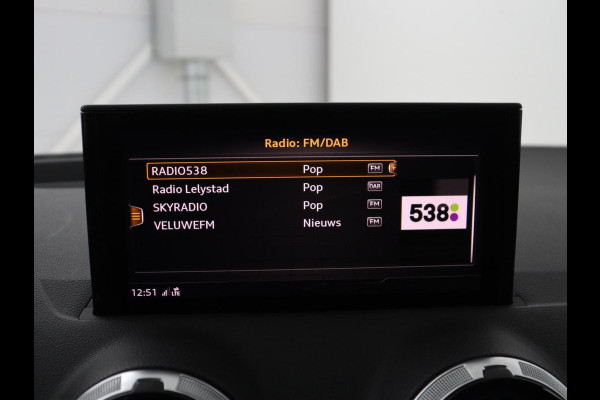 Audi Q2 30 TFSI Advanced edition | Panoramadak | Leder | Virtual Dashboard | Stoelverwarming | Climate control | Camera | Park assist | Cruise control | Navigatie |