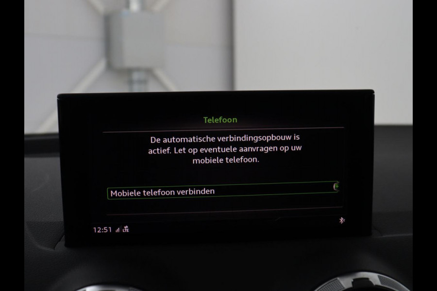 Audi Q2 30 TFSI Advanced edition | Panoramadak | Leder | Virtual Dashboard | Stoelverwarming | Climate control | Camera | Park assist | Cruise control | Navigatie |