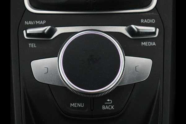 Audi Q2 30 TFSI Advanced edition | Panoramadak | Leder | Virtual Dashboard | Stoelverwarming | Climate control | Camera | Park assist | Cruise control | Navigatie |