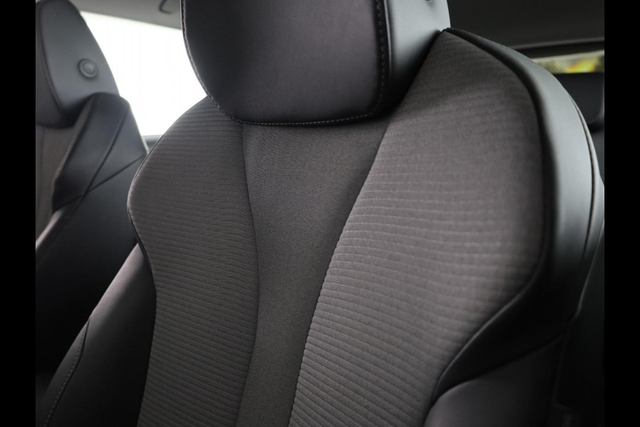 Škoda Enyaq 50 Selection 170 pk | SoH 100% | Navigatie | Parkeersensoren | Achteruitrijcamera | Lichtmetalen velgen 19" |