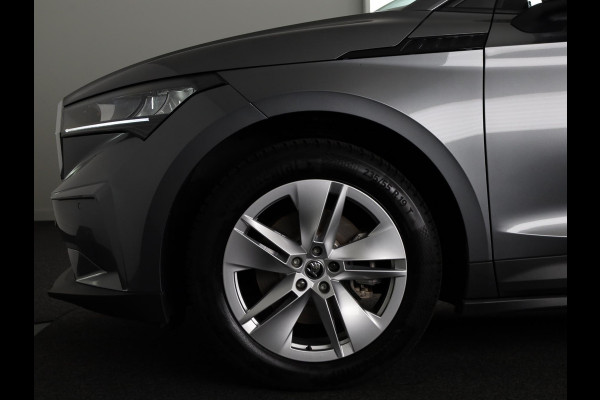 Škoda Enyaq 50 Selection 170 pk | SoH 100% | Navigatie | Parkeersensoren | Achteruitrijcamera | Lichtmetalen velgen 19" |