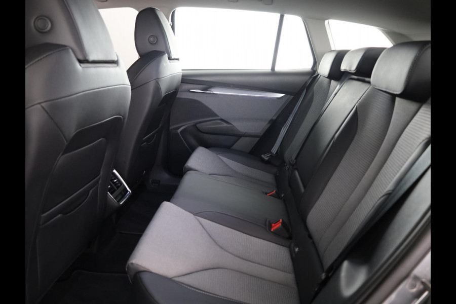 Škoda Enyaq 50 Selection 170 pk | SoH 100% | Navigatie | Parkeersensoren | Achteruitrijcamera | Lichtmetalen velgen 19" |