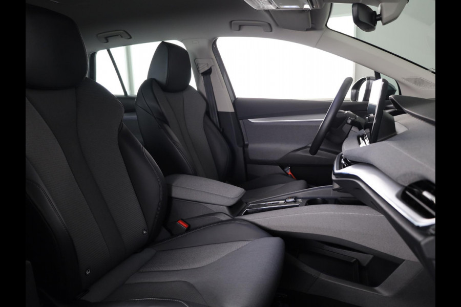 Škoda Enyaq 50 Selection 170 pk | SoH 100% | Navigatie | Parkeersensoren | Achteruitrijcamera | Lichtmetalen velgen 19" |